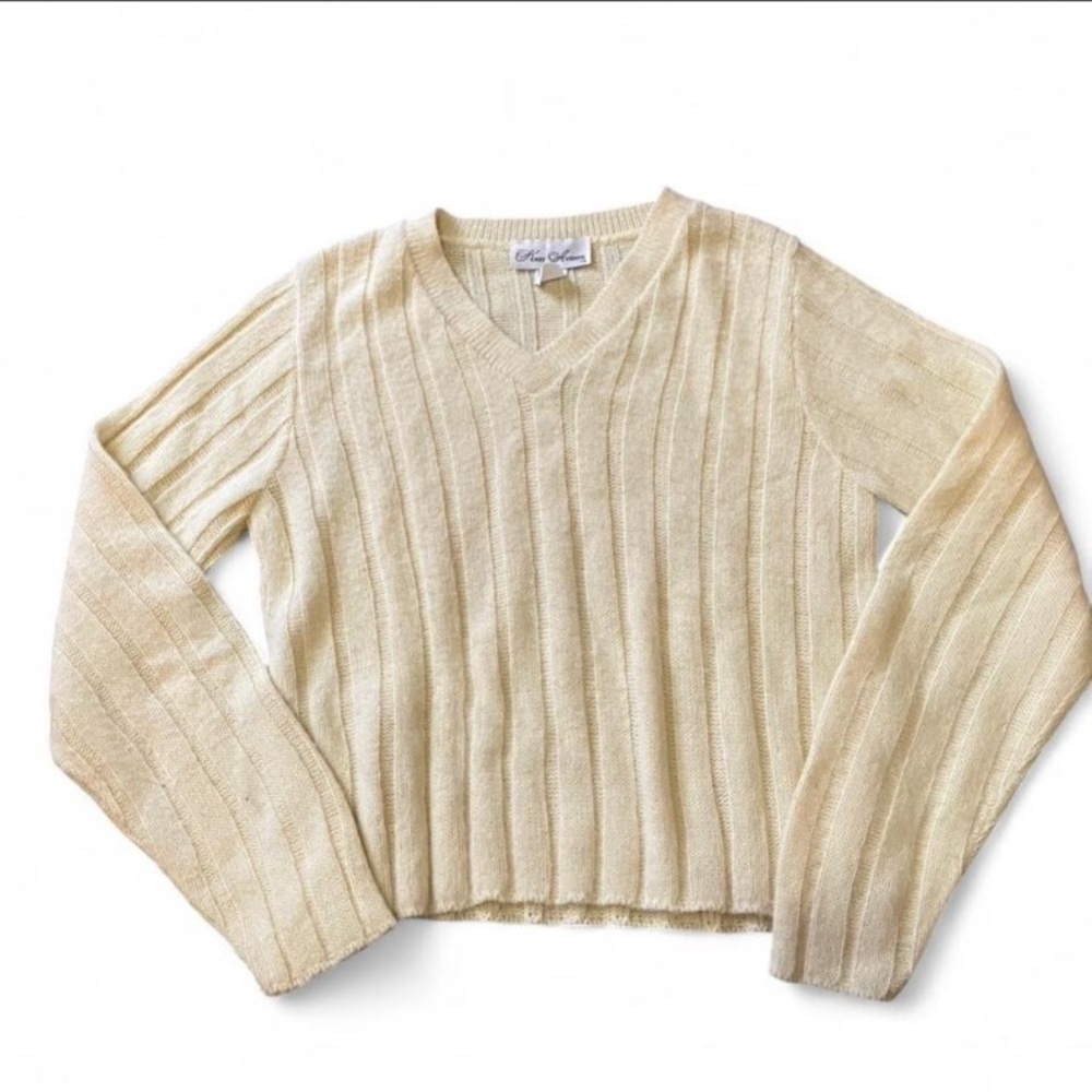 Avenue V-Neck Sweater in Soft Cream